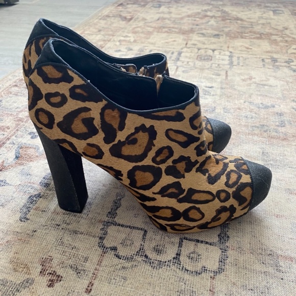 Sam Edelman booties - Picture 2 of 3